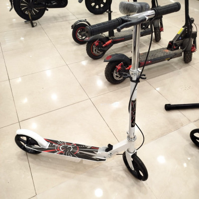 Самокат двухколесный c ручным тормозом до 100 кг Scooter белый арт. smk333